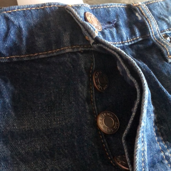 Gap | women’s distressed denim Bermuda shorts size 2/26. - Picture 9 of 13